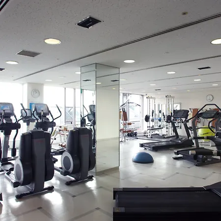 Hotel Ana Crowne Plaza Kobe By Ihg Exterior foto The gym at the 1000 Museum